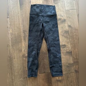 Lululemon Black Camouflage cropped Leggings